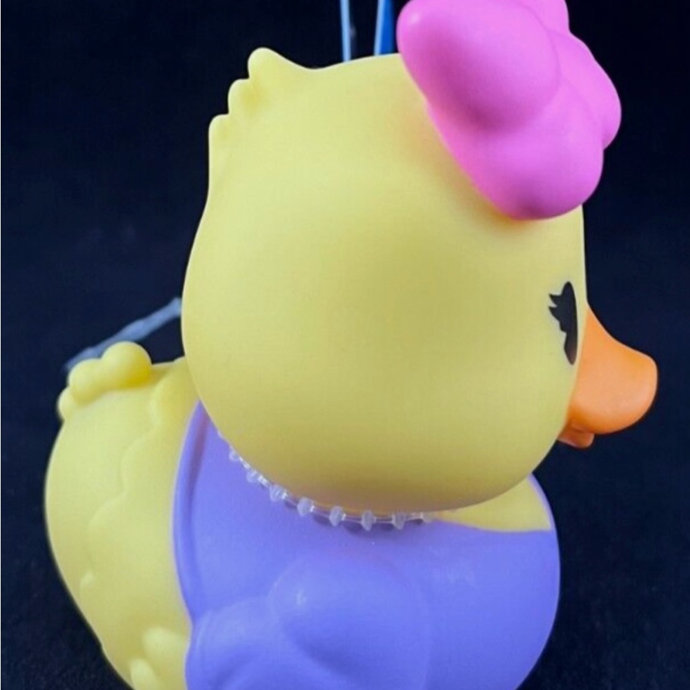 Disney - Daisy Duck - Rubber Duck - 2024 Collection - Approx 3" High - Duckalooz - Picture 2 of 4